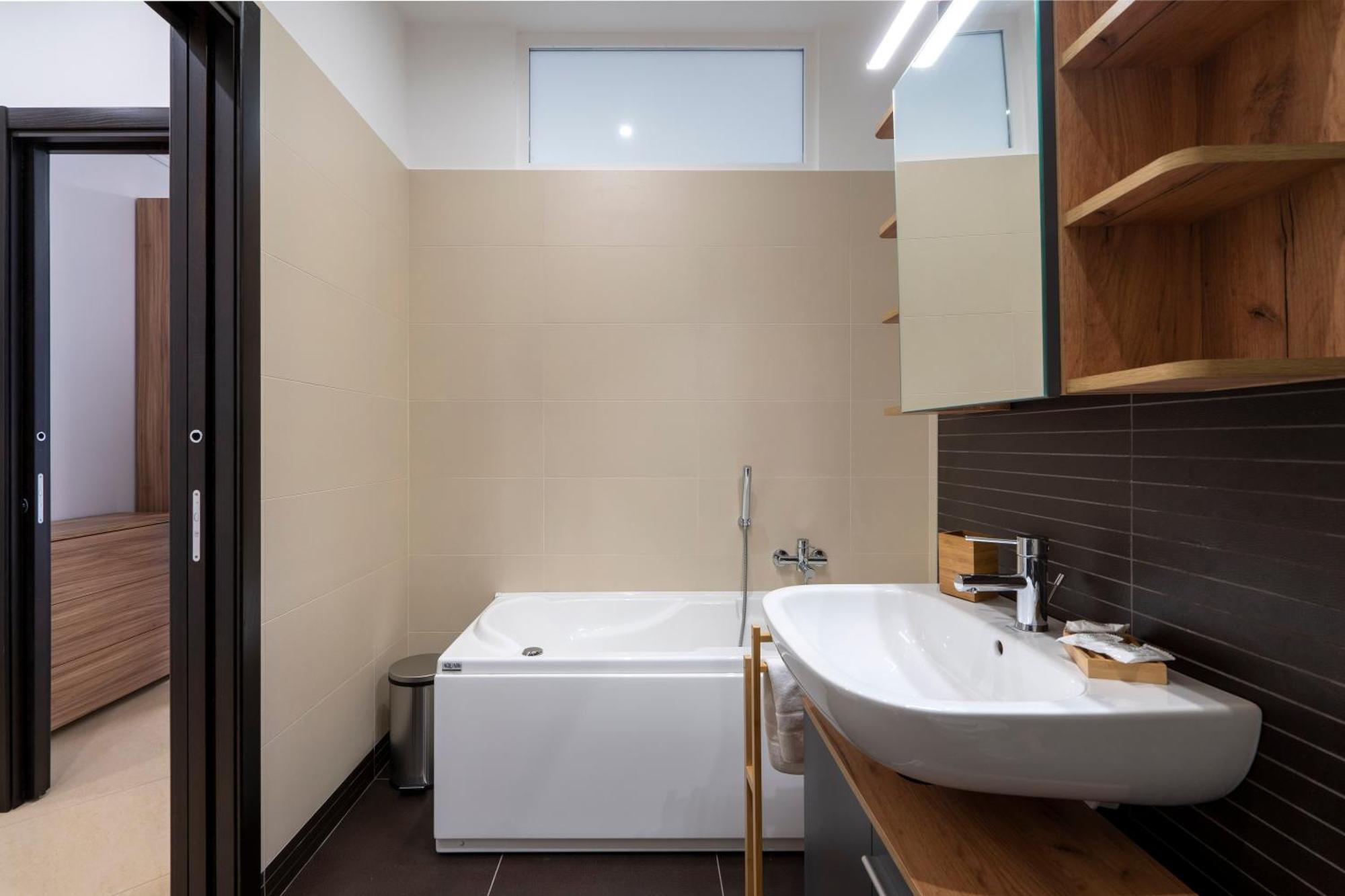 Boscoincitta Apt With Garage And Whirlpool Tub Bari Ngoại thất bức ảnh